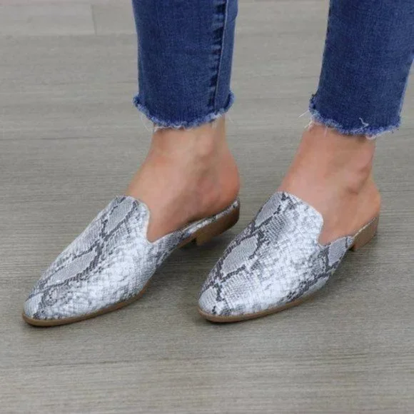 Snake Print Pointy Toe Slip On Mule Loafers - Picture 3 of 8